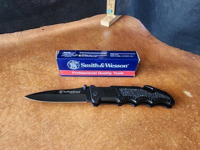 Smith & Wesson Folding Knife Border Guard Black Coated Aluminum Handle SWBG1