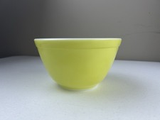 Vintage Pyrex Yellow Nesting Mixing Bowl #401 Primary Color 1.5 Pint
