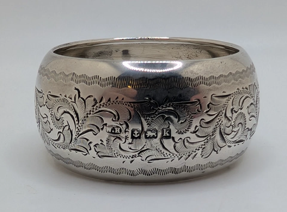 Antiguo anillo servilletero inglés de plata esterlina con iniciales "MC" o "MG", fechado 1909 Foto 2 de 4