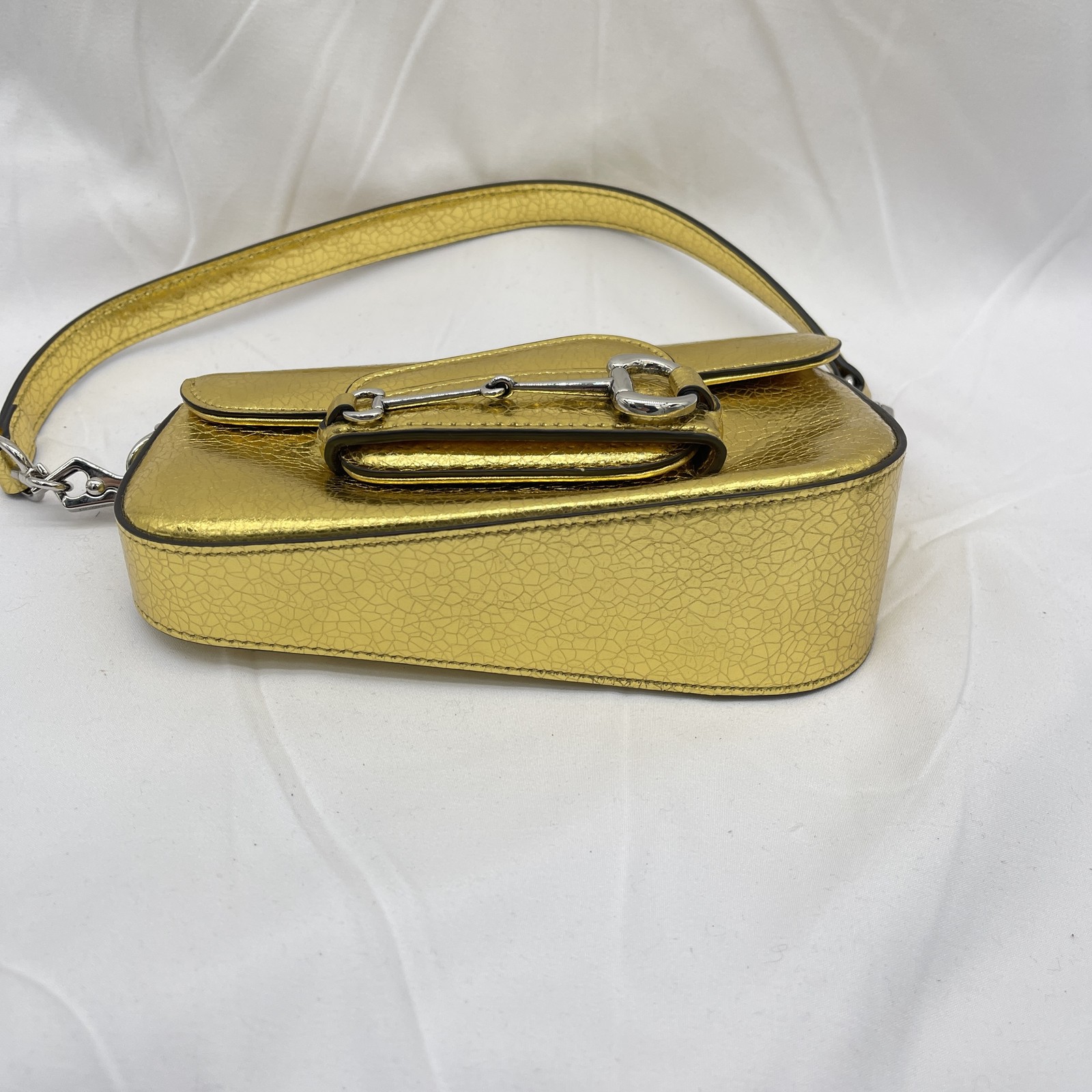 Gucci Mini Horsebit 1995 Asymmetric Shoulder Bag Metallic Leather Gold Pre-Owned thumbnail 13