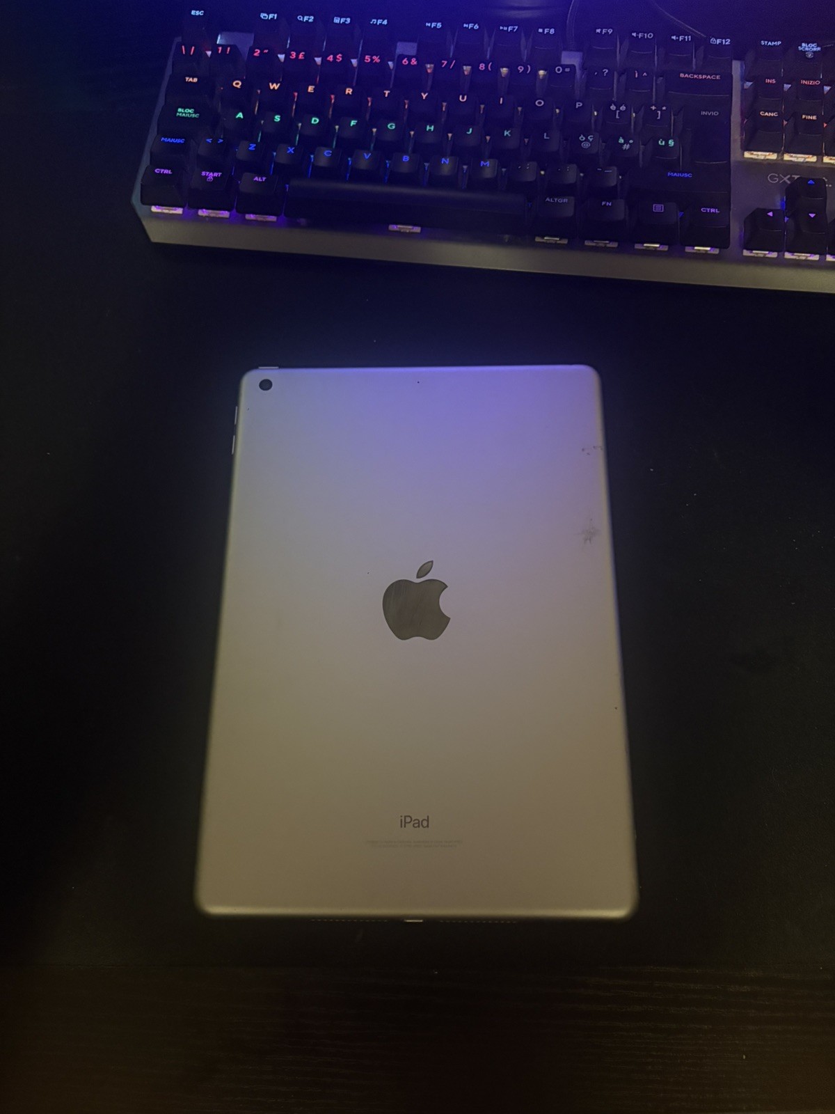 APPLE IPAD 5.ª GENERAZIONE 9.7'' 128GB Wi-Fi ORO + GARANZIA E ACCESSORI