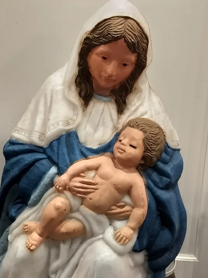 Molde soplado vintage, pesebre María y el Niño Jesús; Navidad 25” por TPI 1996/1997 Foto 3 de 4