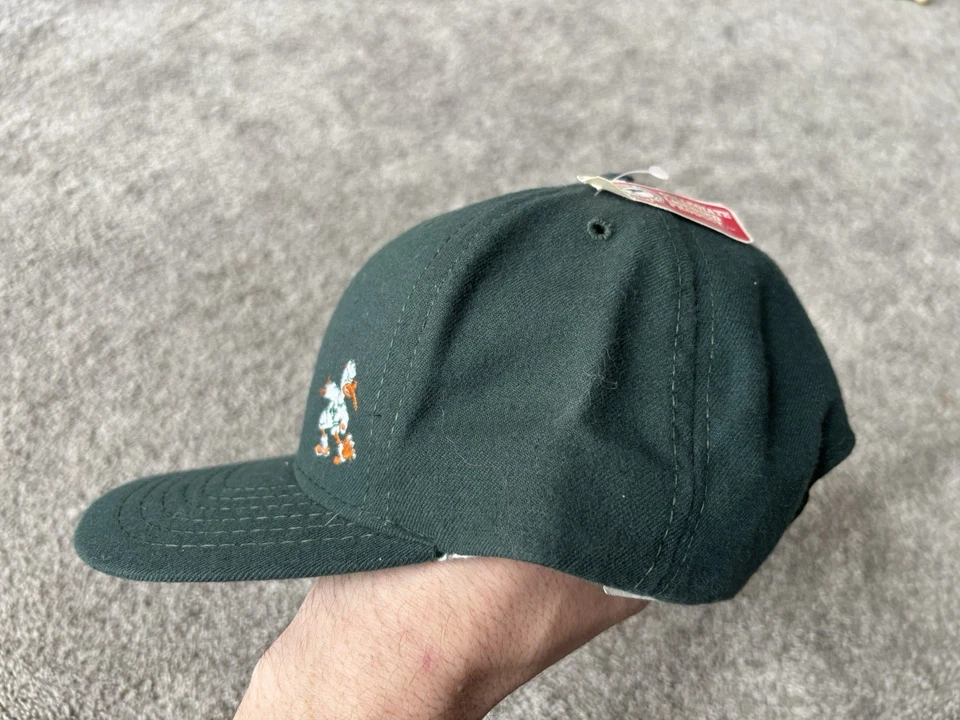 De colección Miami Hurricanes Sombrero Verde Snap Back Gorra Lana Aguja Americana Sin Stock Foto 3 de 4