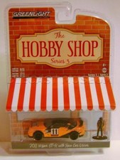 2011 '11 NISSAN GT-R WITH RACE CAR DRIVER FIGURE THE HOBBY SHOP GREENLIGHT 2018