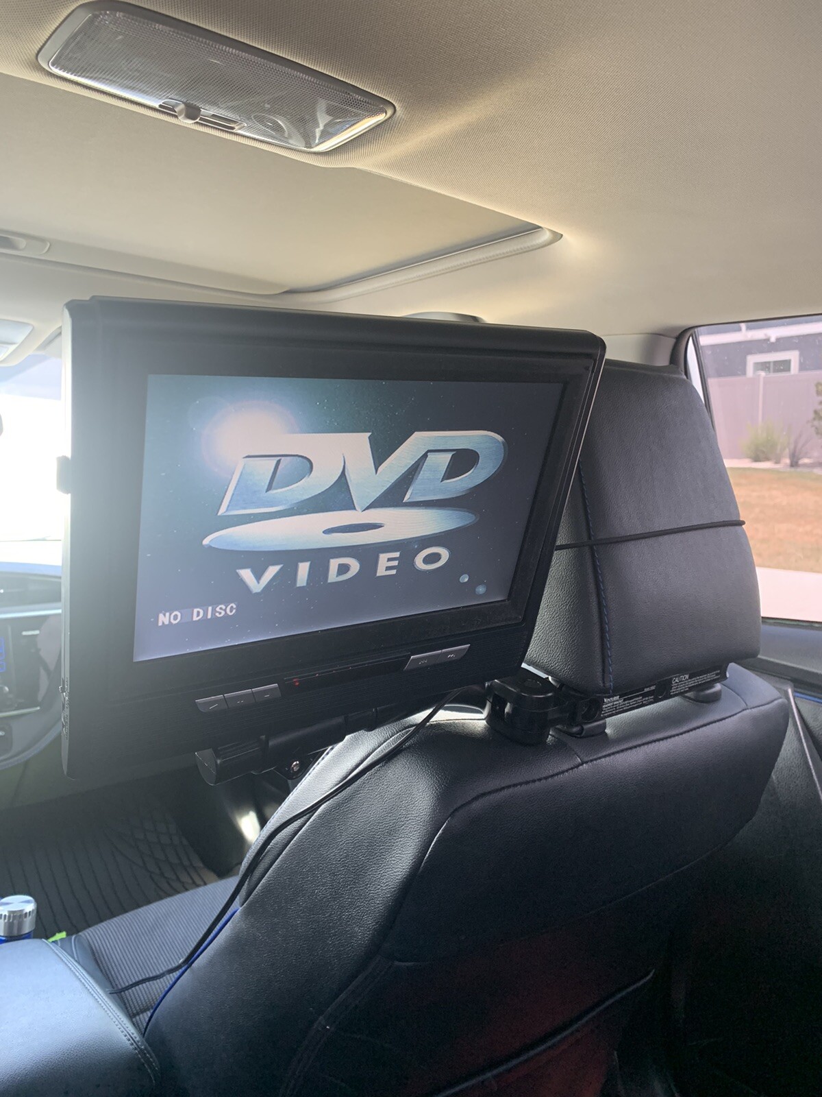 Venturer Portable DVD Player PVS6100W Includes 2 Headsets Car Charger