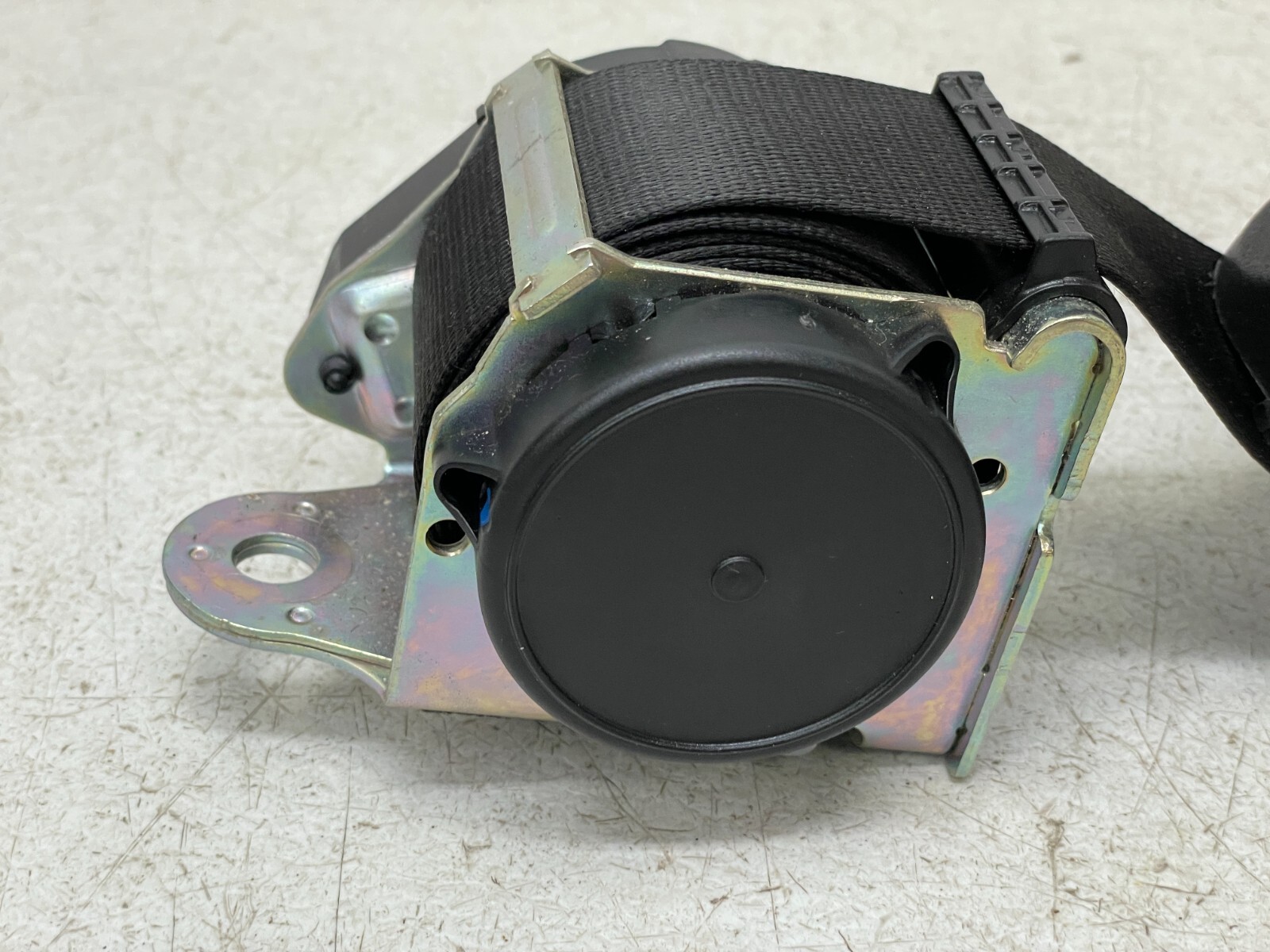 2017 2018 Maserati Levante Rear Left Driver Seatbelt Retractor Black 1442 OEM