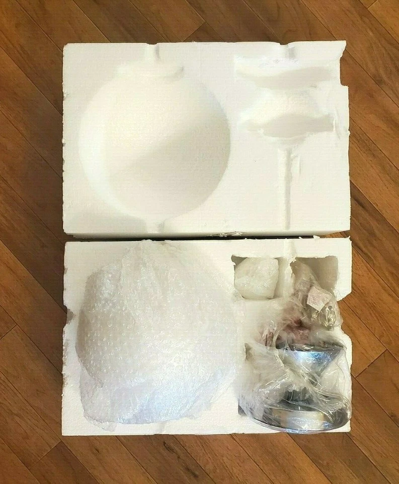 Lámpara de mesa moderna de mediados de siglo cromada rara George Kovacs con globo P1831-1-077 nueva en caja Foto 4 de 4