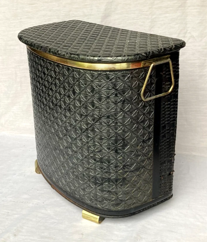 Cesta de ropa negra retro Pearl-Wick New York mediados de siglo vintage asas doradas Foto 4 de 4