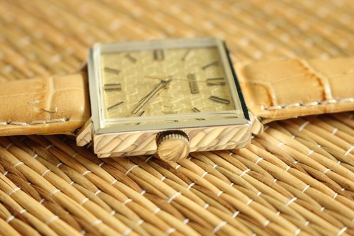 #1 VINTAGE JUVENIA GOLD GUILLOCHE DATE DIAL LT. TAN CROCO BAND AUTO WATCH + BOX - Picture 13 of 18