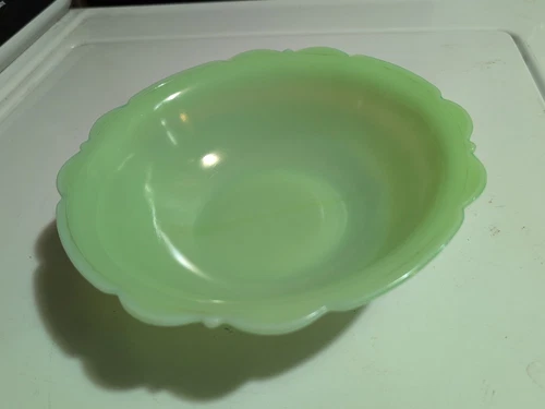 McKee Glass Jadeite  8.5 "Serving Bowl  Scallop Edge Vintage Jadite