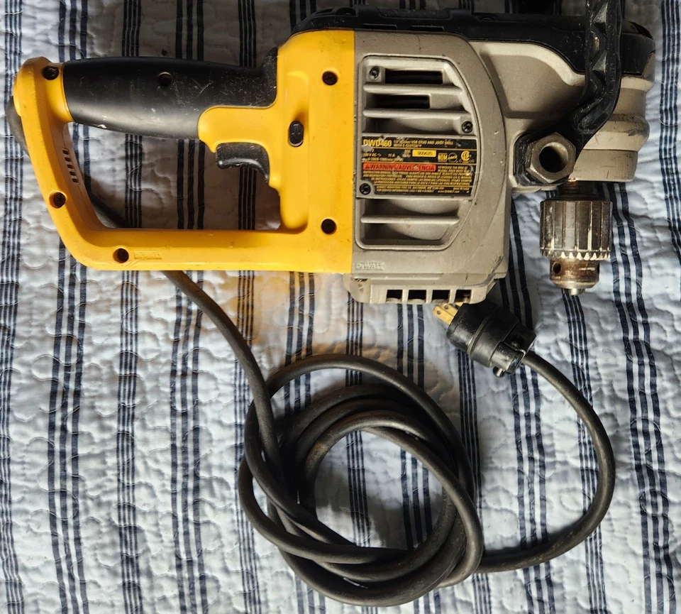Taladro con cable DEWALT DWD460 11 amperios 1/2 pulgada ángulo recto y viga Foto 2 de 4
