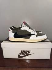Talla 10.5 - Travis Scott x Air Jordan 1 Retro OG SP Bajo Reverso Oliva/Mediano.
