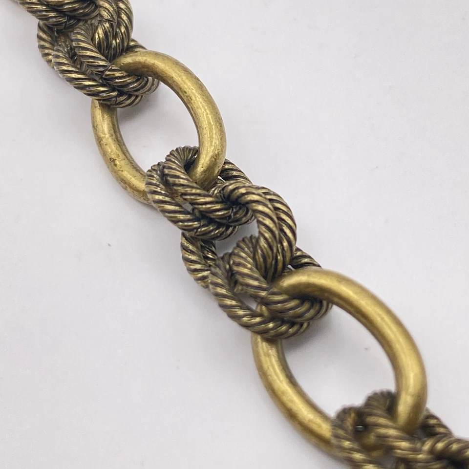 CHLOE + ISABEL Antiguo Brazalete de Cadena Tono Dorado Cierre de Palanca Dijes Audaz Grueso Foto 3 de 4