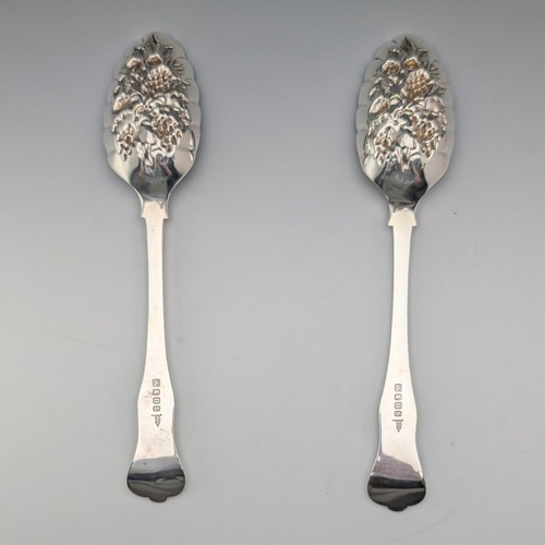 Walker & Hall – Silver Plate Serving Spoon Pair (Late Victorian Era) w/ Case - Picture 6 of 10