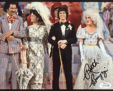 Ruth Buzzi Comedian Autographed Signed 8x10 Photo ACOA