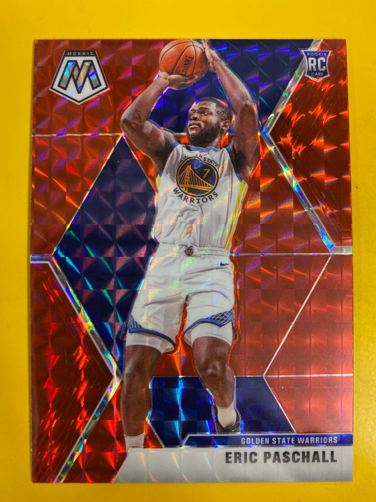 D56335 2019-20 Panini Mosaic Mosaic Red #250 Eric Paschall