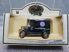 Lledo Chevron 1927 Pearl Oil Van - Standard Oil - Die-Cast - Made in England