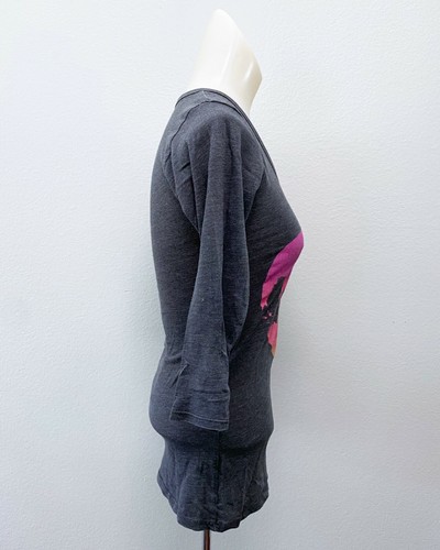 Cómoda camiseta gris estampada manga larga para mujer, talla XS - Imagen 5 de 9