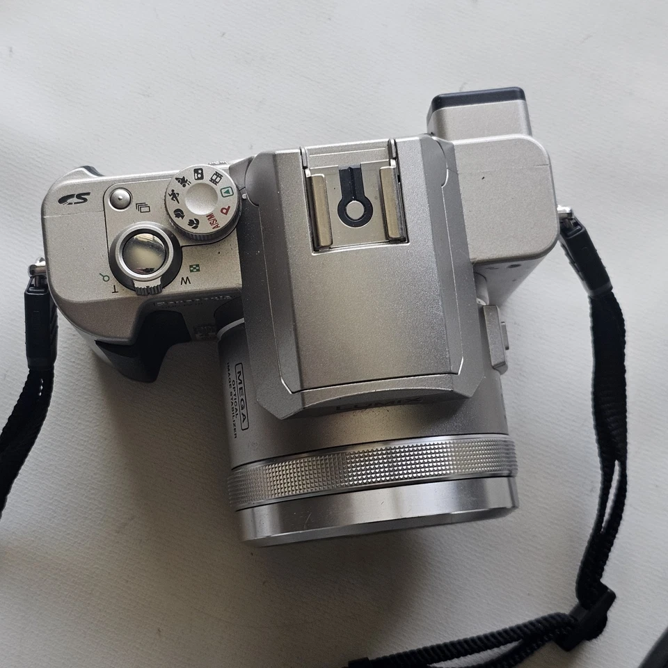 Cámara digital compacta Panasonic Lumix DMC-FZ10 buen estado SIN PROBAR COMO ESTÁ Foto 2 de 4