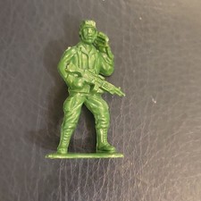 Green Plastic Infantry Toy Soldier Figure Vintage
