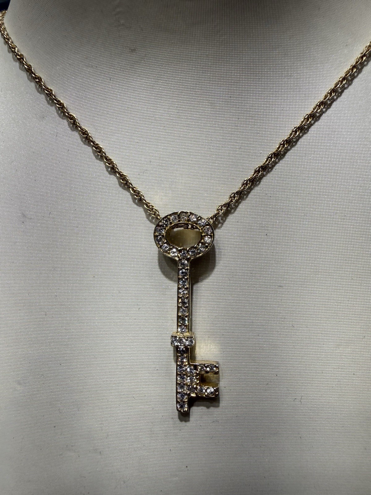 14K Yellow Gold Diamond Key Pendant Necklace 1.51CT VS Natural Diamonds 18”