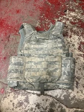 ARMY ACU DIGATAL CAM BODY ARMOR PLATE CARRIER MADE W/KEVLAR INSERTS MEDIUM LOT 1