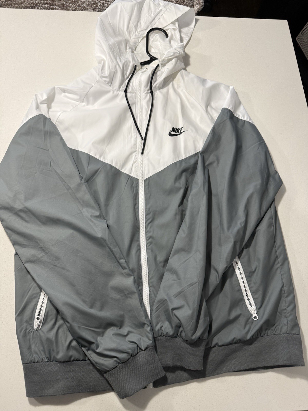 Nike Sportswear Men's Windbreaker Hooded Zip Jacket White/Gray, Size Large