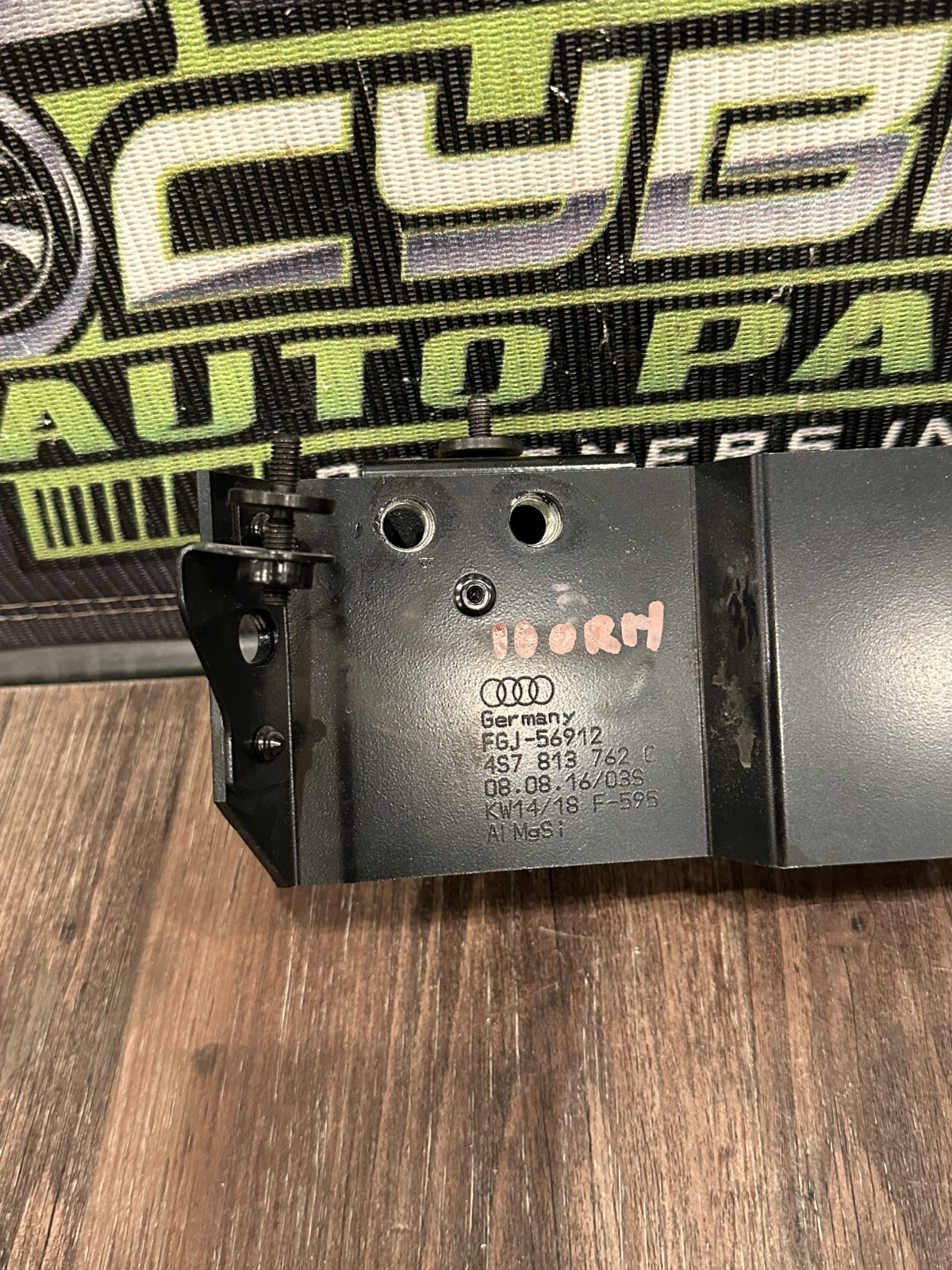 2017-18 AUDI R8 PASSENGER RIGHT REINFORCEMENT PLATE BRACKET OEM 4S7 813 762 C