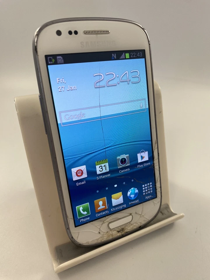 Samsung Galaxy S3 Mini White EE Network 8GB 4.0" 5MP Android Smartphone Cracked - Image 3 of 4