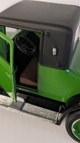 1926 CHEVROLET SUPERIOR V2 WITH ORIGINAL BOX AND CERTIFICATE 1:32 SCALE - Picture 6 of 7