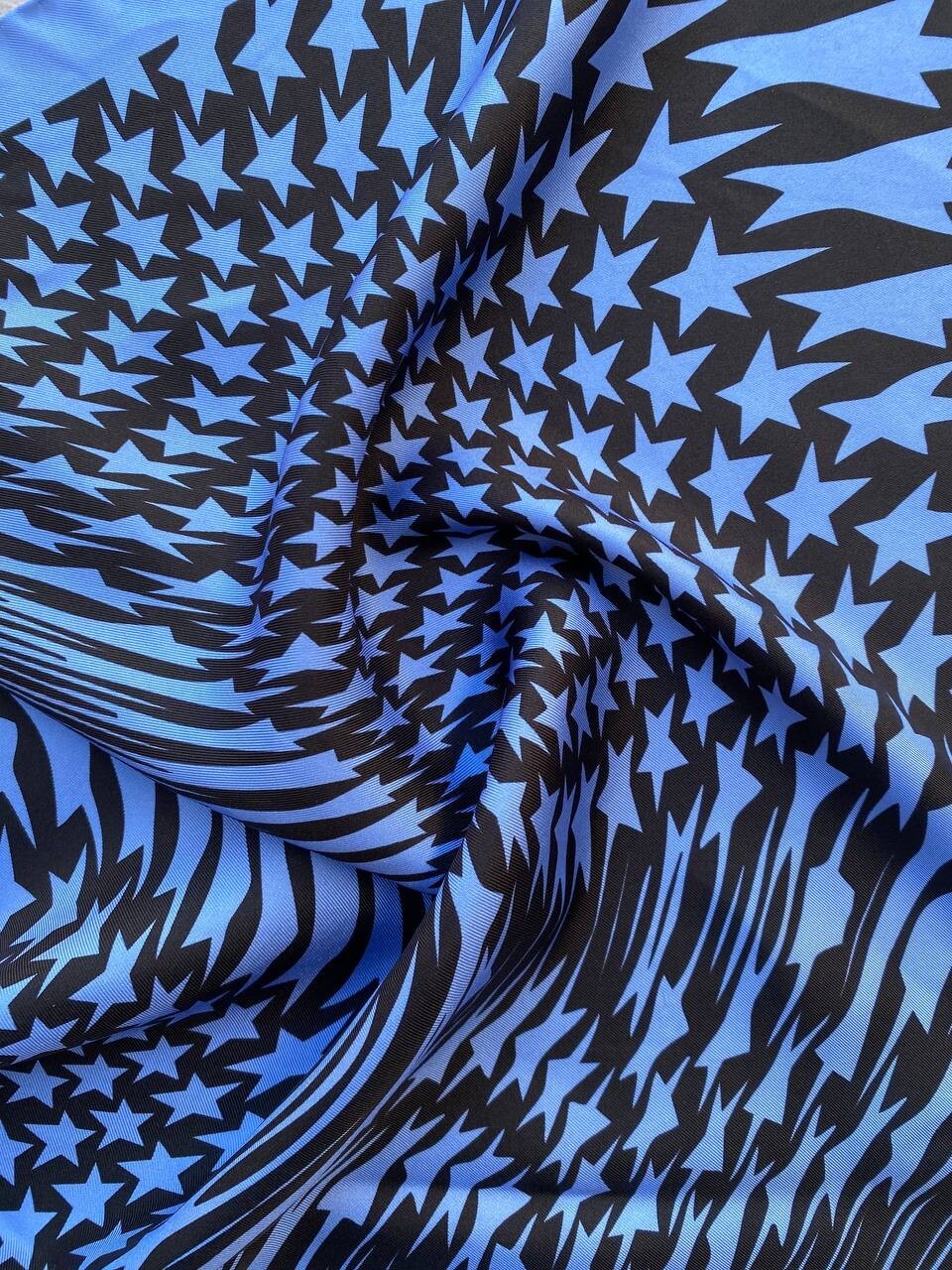 Mugler x H&M Women's Swirling-Star Silk Scarf LV5 Blue Size 18x18 image 4