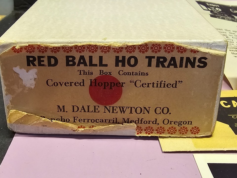 Vintage Newton Red Ball HO RAILROADS Covered Hopper "Certified" Train