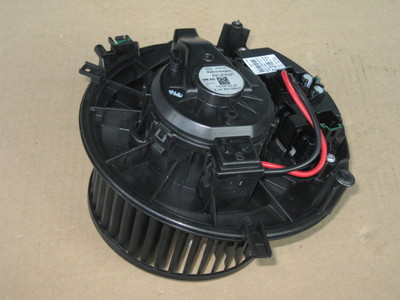 VW Golf 7 5Q R GTI 09/2012 > Heizung Gebläse Motor Lüfter Gebläsemotor 5Q1819021