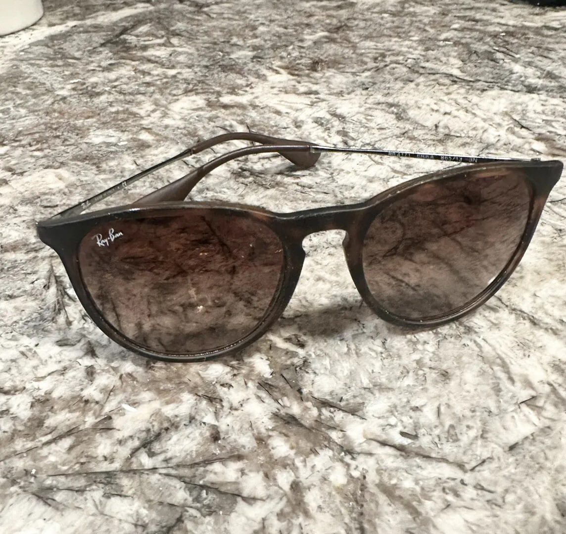 ERIKA KIDS Sonnenbrillen in Havana und Grau - RB9060S | ® DE