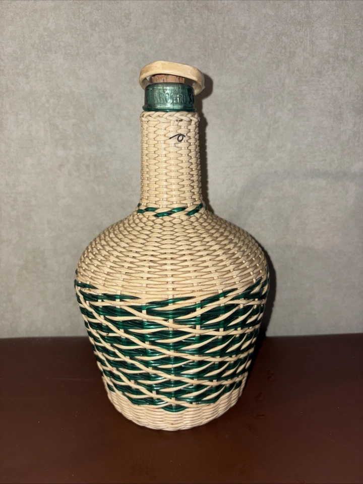 Botella de cristal vintage MCM 1960-70 Viresa España Scoubidou con plástico mimbre Foto 2 de 4