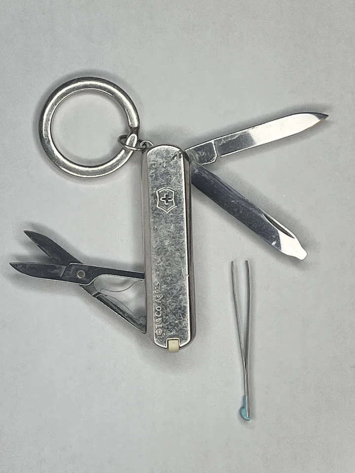 Navaja de bolsillo suiza Tiffany & Co. Victorinox Foto 4 de 4