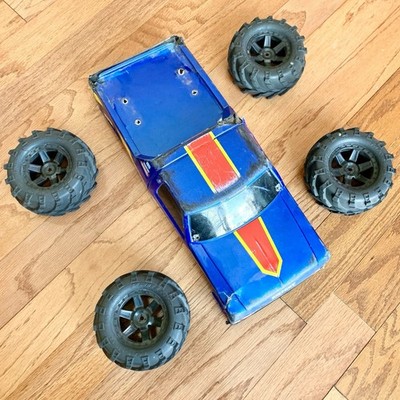 Traxxas Bigfoot 4x4 Body & Proline Masher 2.8 Tires, Rough Condition, Cracking