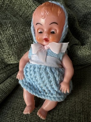 60 s Plastic Vintage Baby Doll Big Blue Eyes in Hand Knit Hooded Dress 6  E76