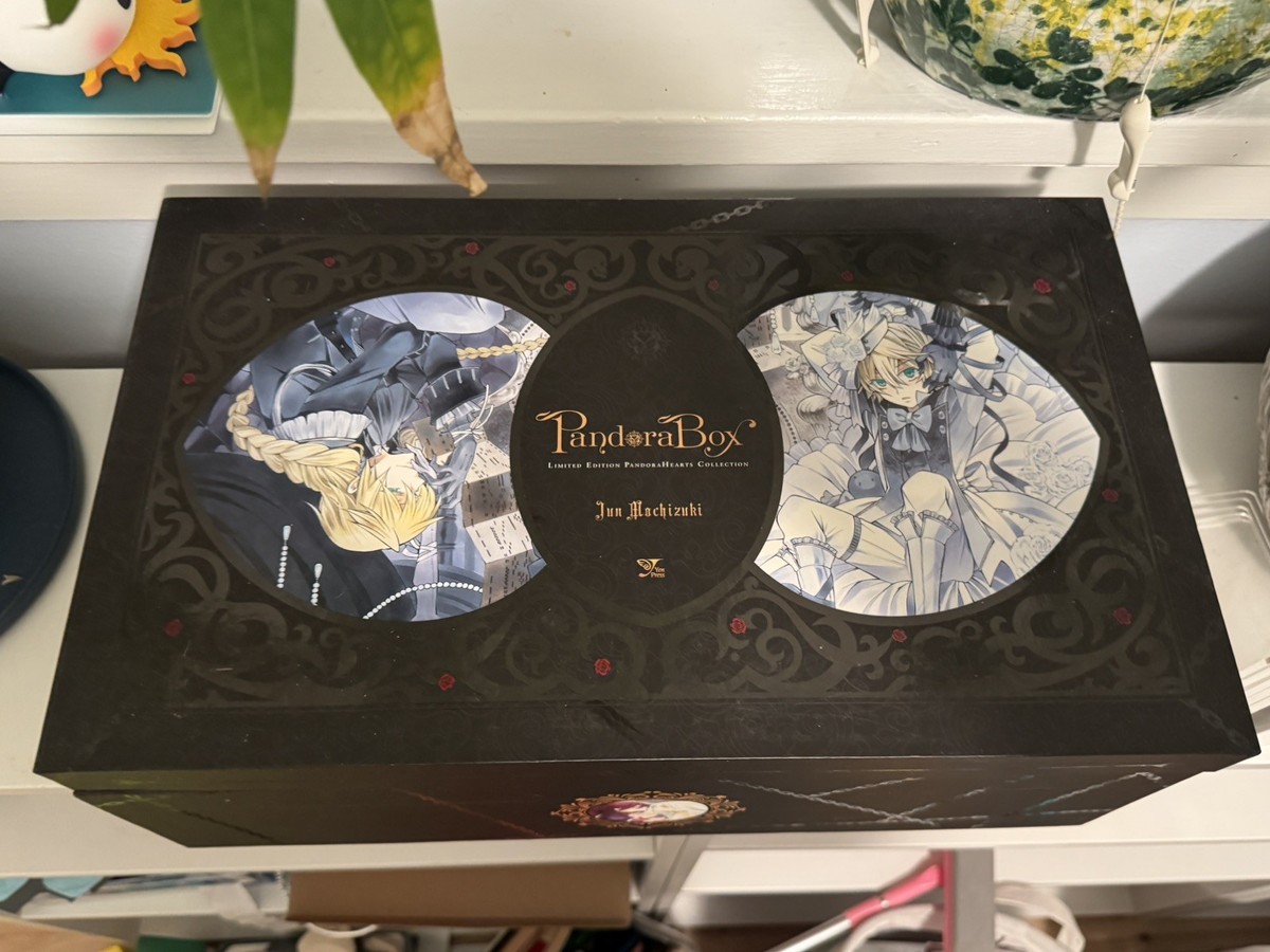 Pandora Hearts Limited Edition Manga Box Set Vol 1-24 (12 Omnibus