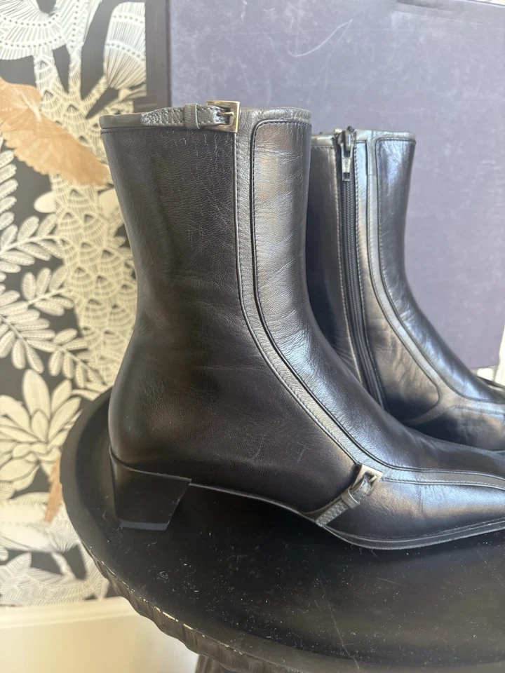 Prada 女式方头踝靴带盒和防尘袋 36.5 码 — 第 2/4 张图片