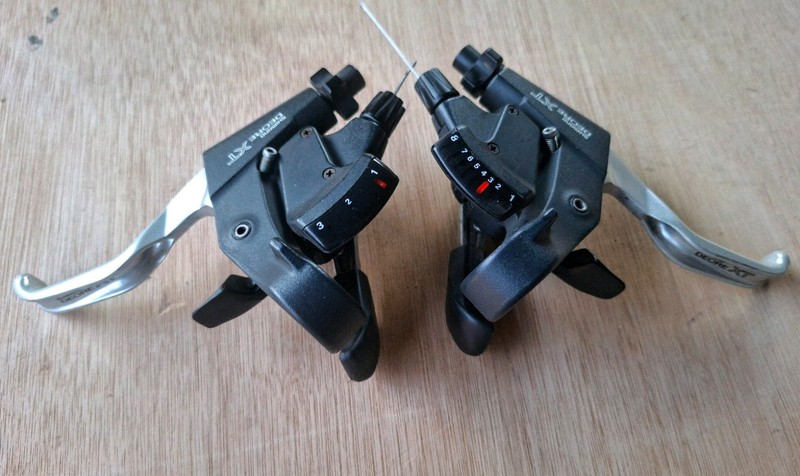 Shimano Deore XT STI shifters Brifters V Brake M739 8x3 retro VGC (jj15)