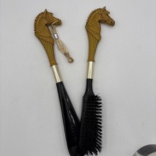 VINTAGE HORSE HEAD SHOE HORN AND CLOTHES BRUSH SET Unique
