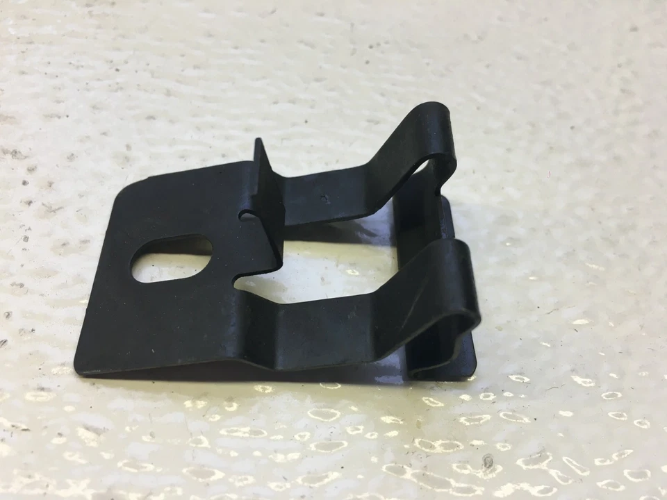 GM NOS 10026596 Hood Prop Rod Retainer Clip for 1982-1991 Pontiac 6000 Foto 4 de 4