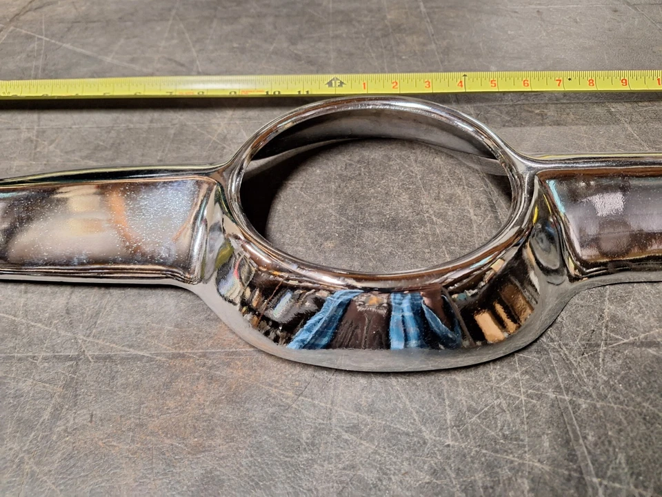 Ford 1949 1950 Vintage Custom Spinner Cromo V8 Parrilla Personalizada Centro Raro Foto 3 de 4