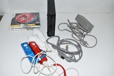 NINTENDO WII COMPLETE SYSTEM- 2 CONTROLLERS- NUN CHUKS - 5 GAMES- CABLES(JWP84)
