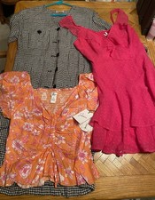 Mixed Lot of Women  s Clothes Size Medium