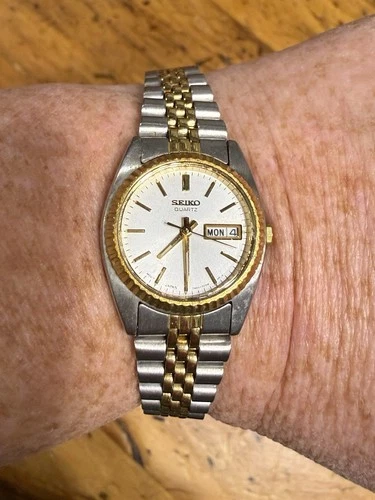 Vintage Seiko Quartz Day Date 7N83-0A00 Two-Tone Gold Silver Watch