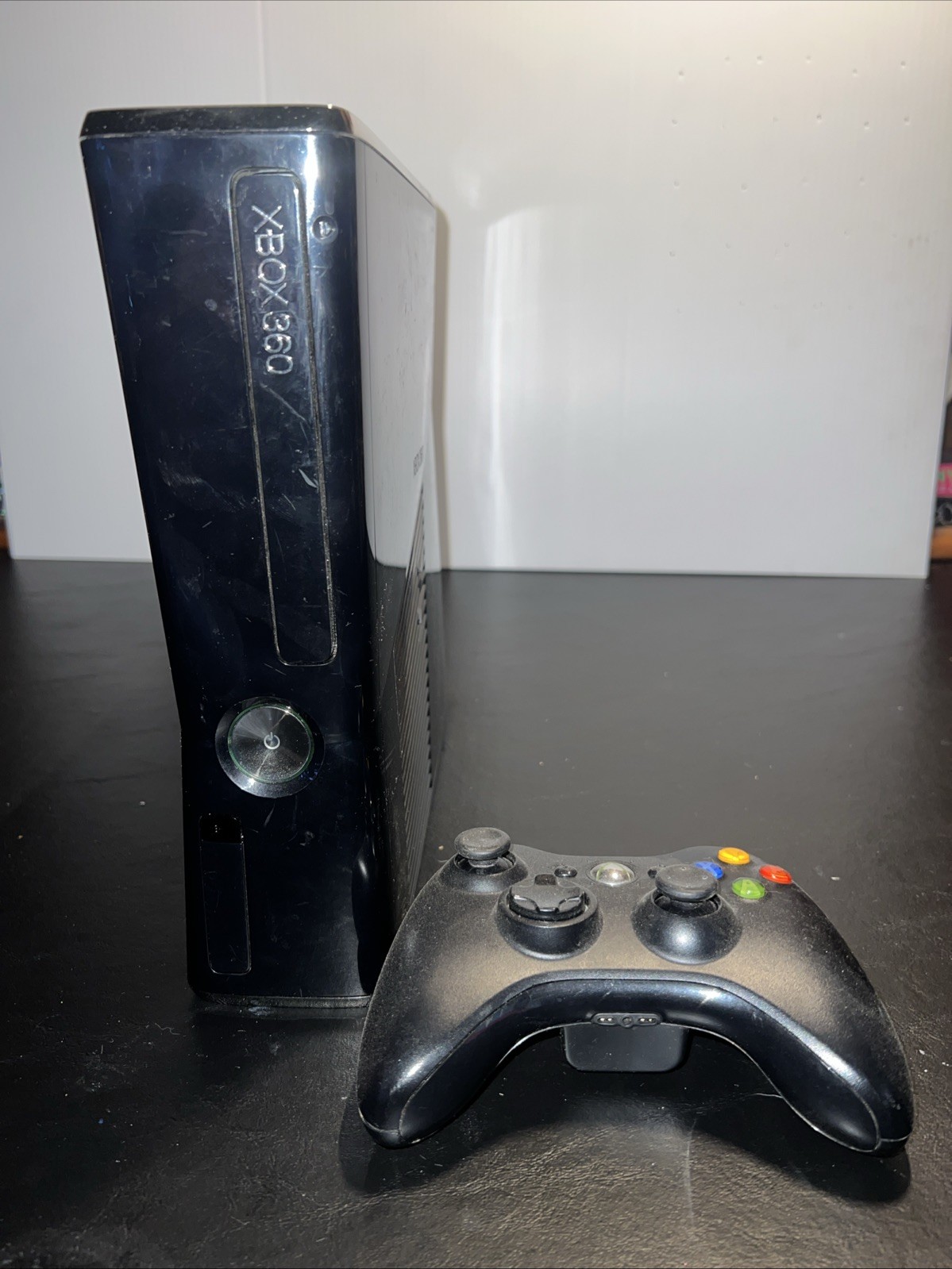 Microsoft Xbox 360 Slim 250GB HDD Black With Controller No Cords