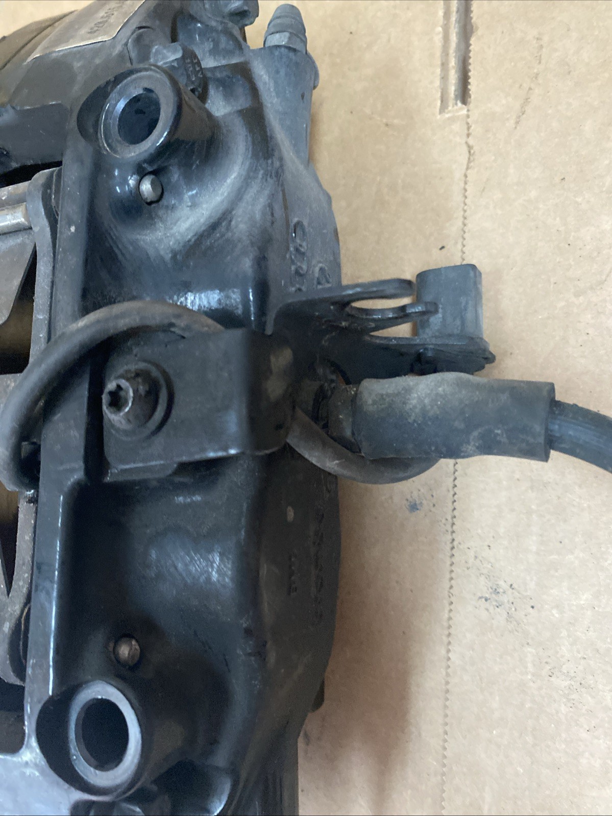 2014 2015 Audi R8 V8 Rear Right Passenger Side Caliper Oem Brake Hose Valve 0023