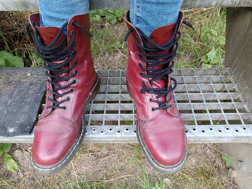 Dr. Martens 1490 10-Loch cherryred used
